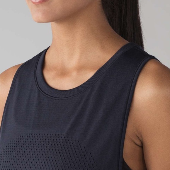 Lululemon Breeze By Muscle Tank II - Picture 4 of 10